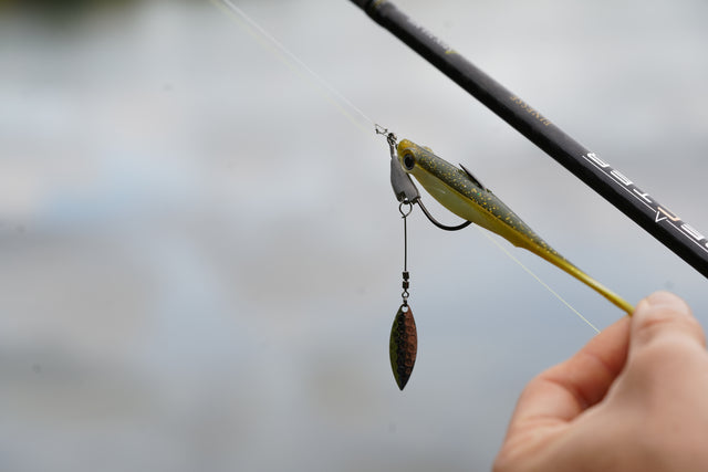 Spring Lock Spinner
