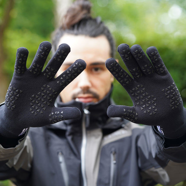 G-Waterproof Gloves - Gamakatsu - Products